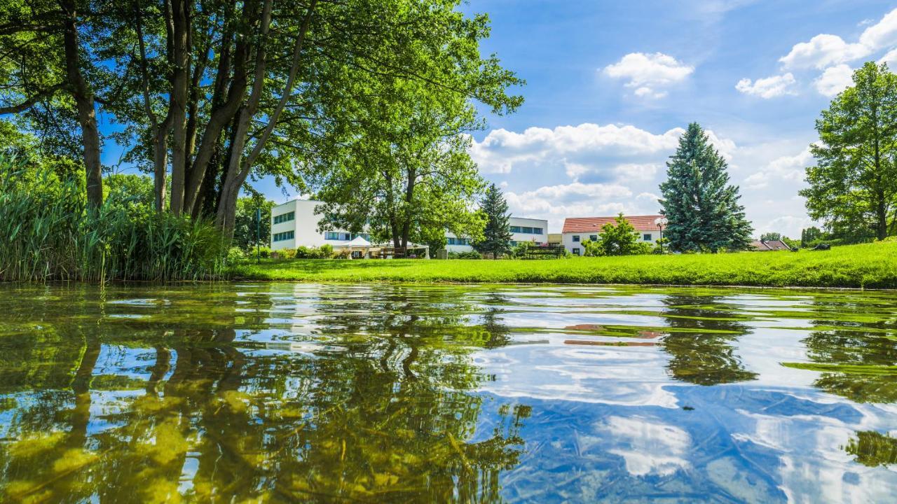 Seepark Hotel Am Wandlitzsee 外观 照片